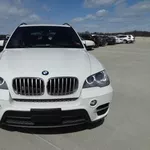 BMW X5 2011 белого цвета,  полный вариант,  движимый леди.