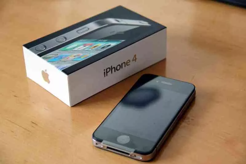  Apple Iphone 4G 32GB mobile phone-----450Euro