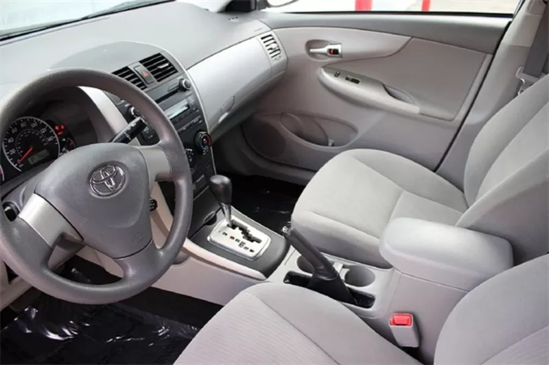Toyota Corolla 2011 серебро цветное ..sport модель. 6