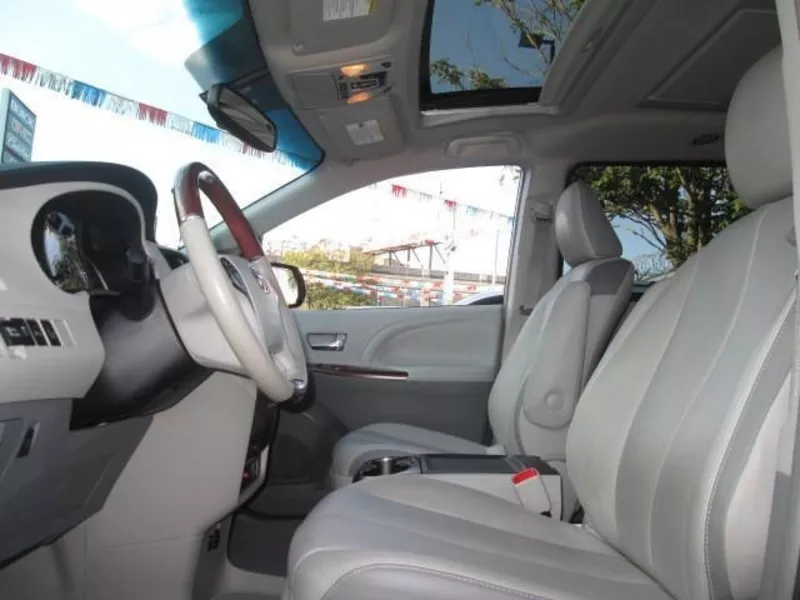 Toyota Sienna 2014 ... серый color..full вариант,  кожаные сиденья и пе 6
