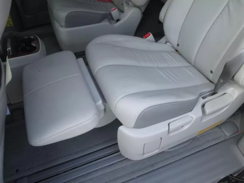 Toyota Sienna 2014 ... серый color..full вариант,  кожаные сиденья и пе 8