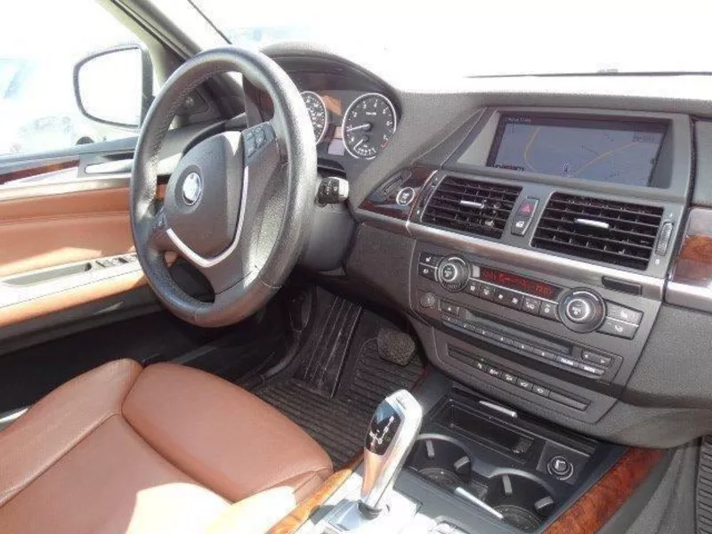BMW X5 2011 белого цвета,  полный вариант,  движимый леди. 5