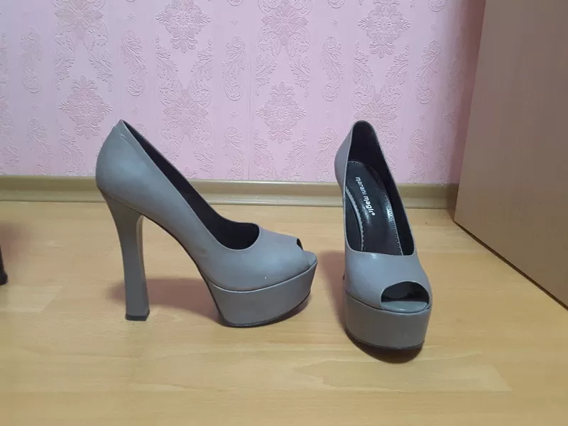 Продам женские туфли 