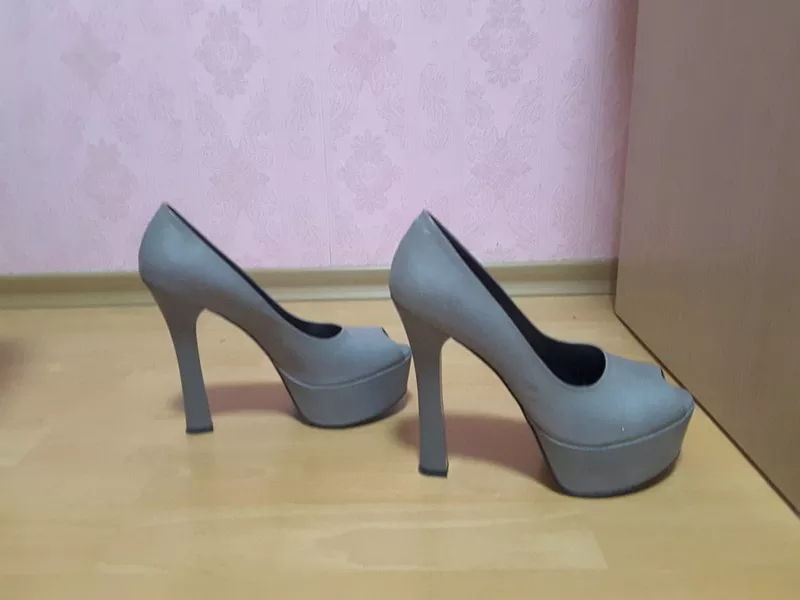 Продам женские туфли  2