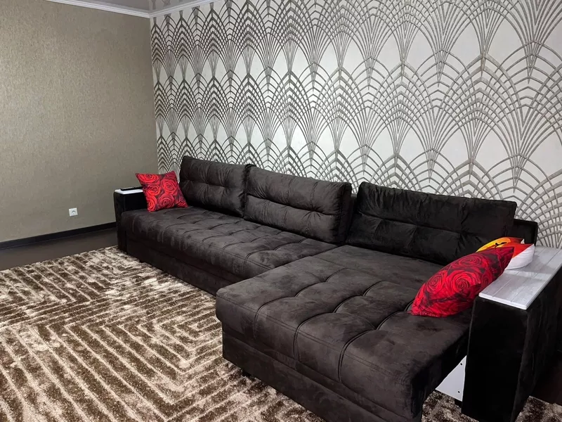  Сдаю по суточно  2 ком квартиру   7 микрорайон 8 дом ,  набережная. 2