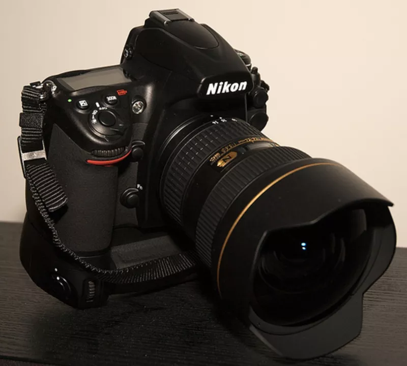 Brand New Nikon D700.........$1200 USD